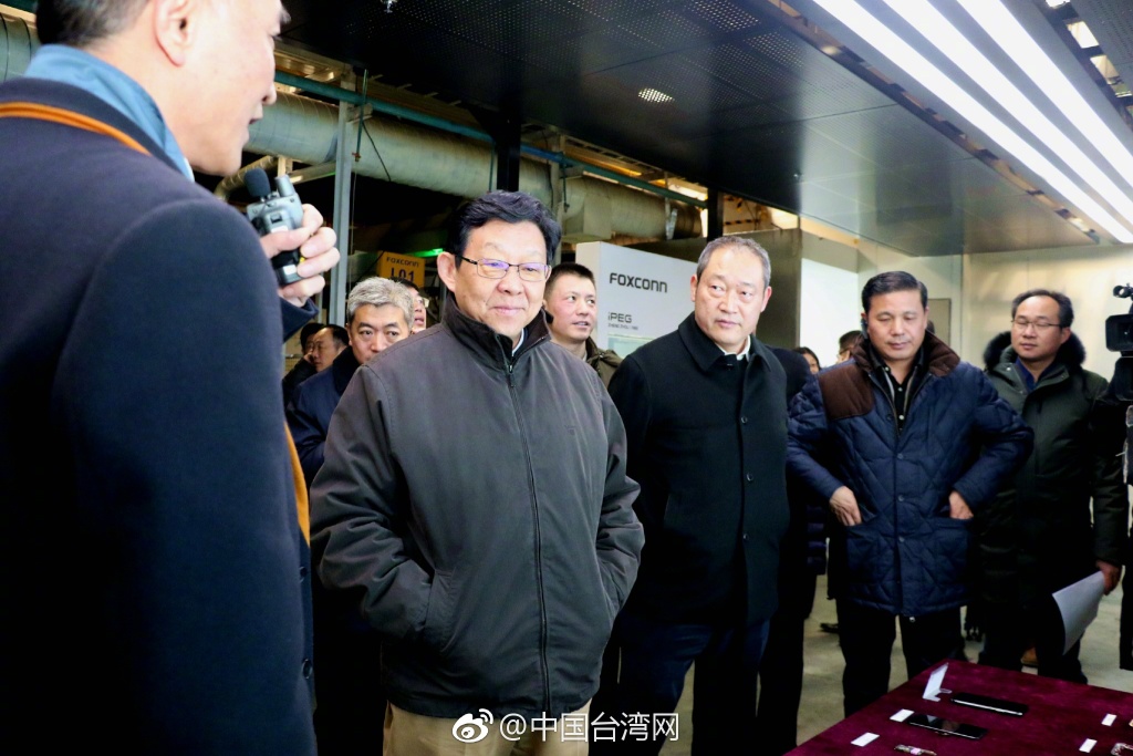 海協(xié)會會長陳德銘走訪富士康:“中國夢”你們要出力 海協(xié)會會長陳德銘走訪富士康:“中國夢”你們要出力