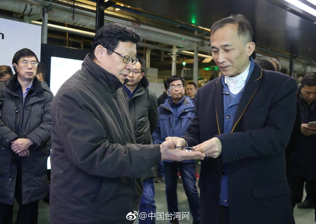 海協(xié)會會長陳德銘走訪富士康:“中國夢”你們要出力 海協(xié)會會長陳德銘走訪富士康:“中國夢”你們要出力