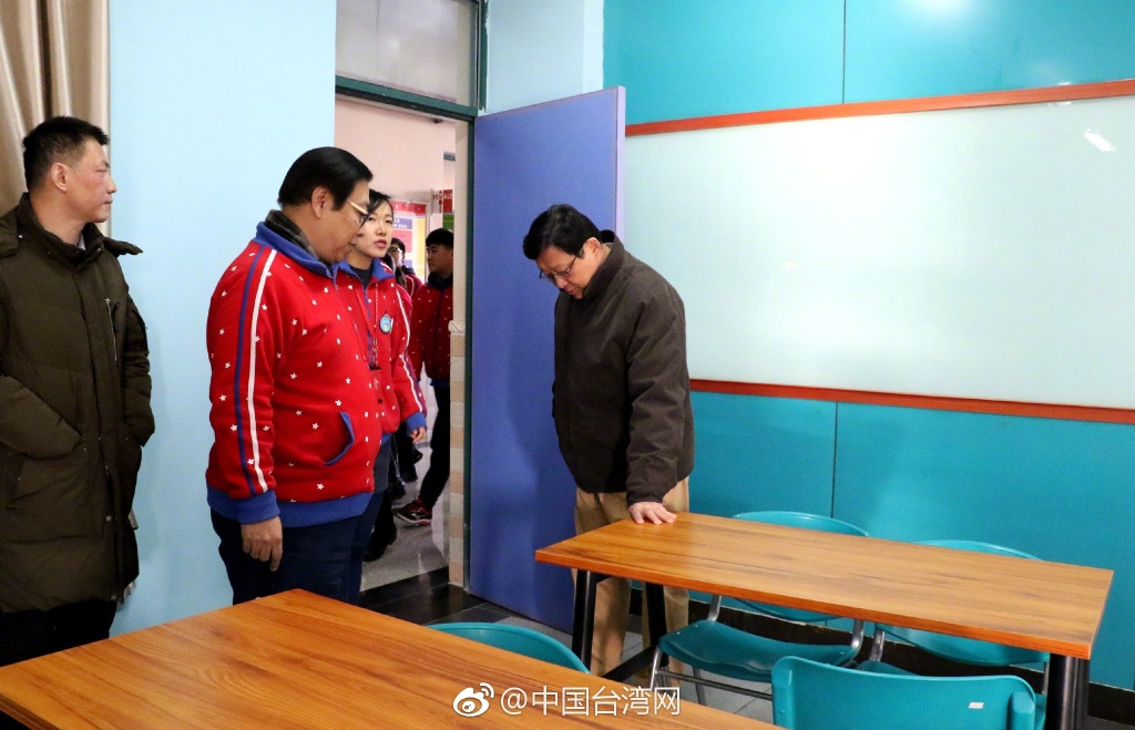 ���f(xi��)��(hu��)��(hu��)�L(zh��ng)ꐵ�����L�_(t��i)�Y�����C(j��)��(g��u) ����ο���_(t��i)���̎�����Մ����