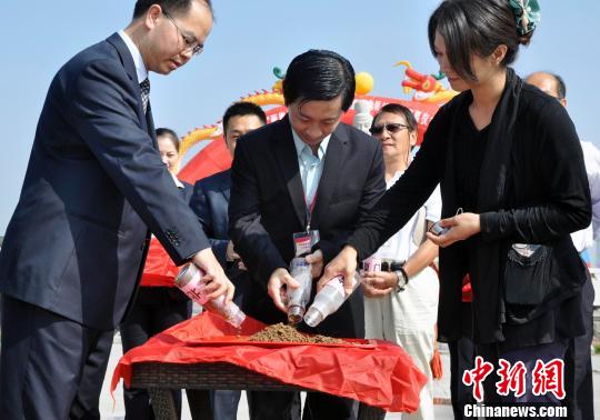 臺海媒體尋根河洛 九地圣土見證兩岸一家親 臺海媒體尋根河洛 九地圣土見證兩岸一家親