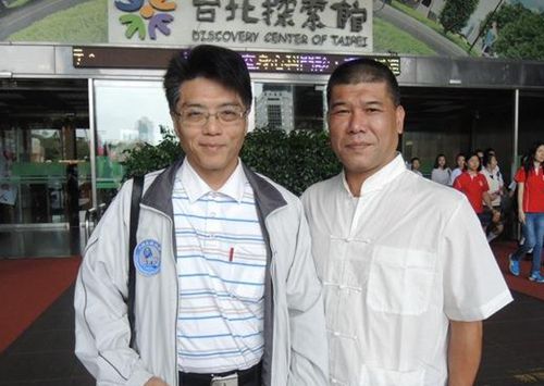 黃鯤忠(左)表示大陸積極發(fā)展傳統(tǒng)武術(shù),相較臺灣卻毫不重視 黃鯤忠(左)表示大陸積極發(fā)展傳統(tǒng)武術(shù),相較臺灣卻毫不重視