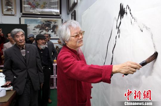 �ɰ�������(li��n)չ���_���҈@�e�k