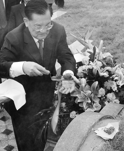 兩岸連氏宗親互動(dòng)頻繁 連根連緣兄弟情深 兩岸連氏宗親互動(dòng)頻繁 連根連緣兄弟情深