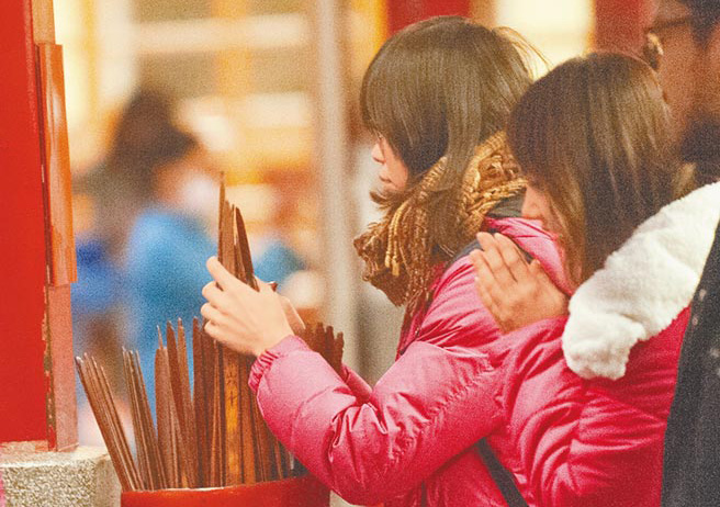 調查:近半臺灣年輕人愛算命信風水