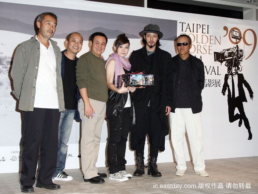 ����3�ܵĽ��RӰչ5��������ʽ�_Ļ����(d��n)���_ĻƬ�Ӱ���Ǟ�(z��i)ӛ�����������ձ�֪��ˇ��С����׌��Ҳ�׶ȵ��_(t��i)���cʢ��(hu��)��С����׌͸¶�����_(t��i)��һ����ѽ�(j��ng)�L�^�˱�������ԙ��Ƶ���ζ������w�(y��n)���_(t��i)��������L(f��ng)��������