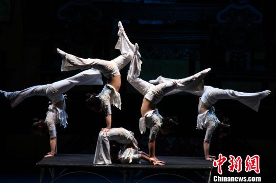 “五洲同春”京胡協(xié)奏大提琴演繹“霸王別姬”