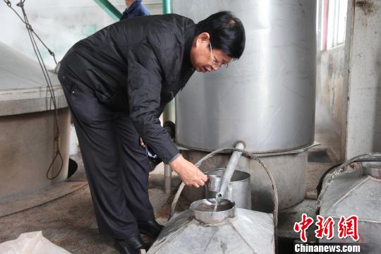 �_�����A�ƅf(xi��)����F(tu��n)���ӱ���ˮ�ϰ׸ɼ��F(tu��n)���^����