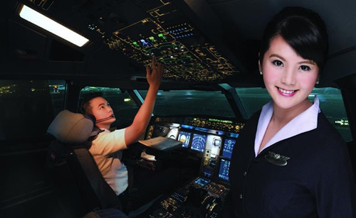 復(fù)興航空推出空姐桌歷 明星神韻有看頭 復(fù)興航空推出空姐桌歷 明星神韻有看頭