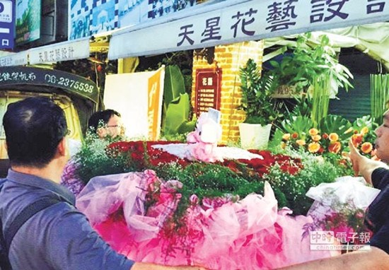 �_�̰���Ů�Ӷ�����1000��õ����ױ��ܣ��D��