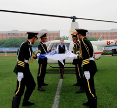 �Ĵ������A���_�W��Y ֱ���C��У��