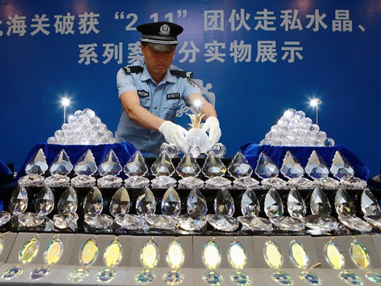 拱北海關(guān)偵破近年全國最大走私水晶案檢1.78億顆水晶