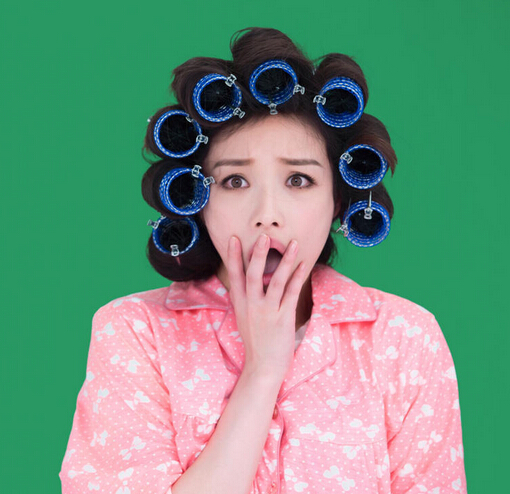 倪妮自帶表情包 cos包租婆俏皮可愛(ài)