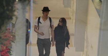 �\�s��������