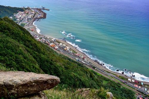 宜蘭“鷹石尖”秘境變調(diào)遍地垃圾游客失望