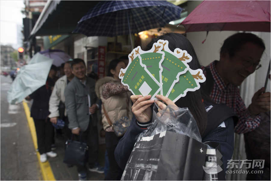 外灘“網(wǎng)紅”郵筒鹿角被拆 何時亮相還是未知數(shù) 外灘“網(wǎng)紅”郵筒鹿角被拆 何時亮相還是未知數(shù)