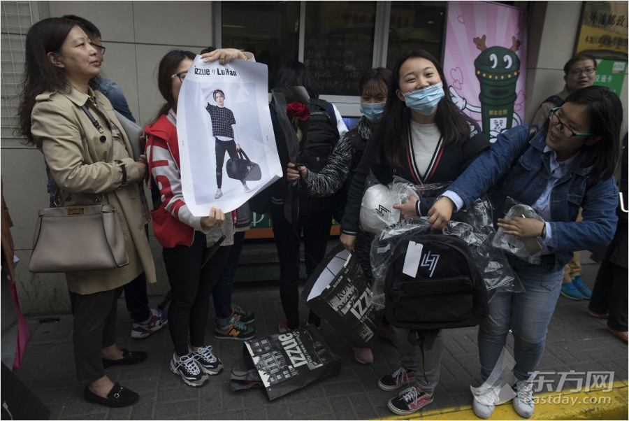 外灘“網(wǎng)紅”郵筒鹿角被拆 何時亮相還是未知數(shù) 外灘“網(wǎng)紅”郵筒鹿角被拆 何時亮相還是未知數(shù)