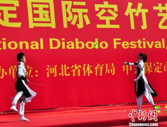 兩岸抖空竹高手保定“論劍”9歲竹友奪三項(xiàng)大獎(jiǎng)