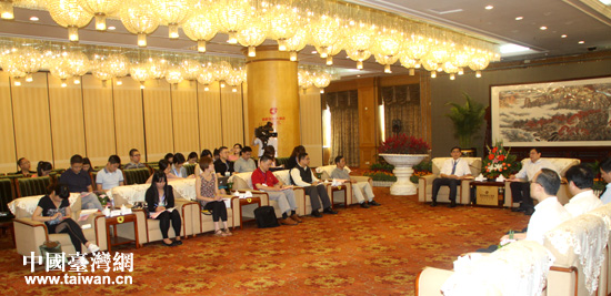 ����ʡί����ӛ��ʡ�L(zh��ng)�żҺ����L(zh��ng)ɳ��(hu��)Ҋ�ˁ�(l��i)����L����ͥ�����B(t��i)��(j��ng)��(j��)�^(q��)���ĺ��{�ɰ�ý�w(li��n)�ϲ��L�F(tu��n)һ��