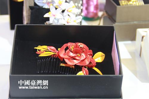 施于婕線飾藝術(shù)工坊設(shè)計的客家發(fā)簪