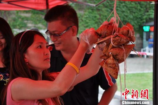 萬水千山“粽”是情 臺商已習(xí)慣在蘇州過端午