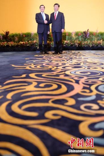 11��7�����磬�ɰ��I(l��ng)��(d��o)����(x��)��ƽ���RӢ�����¼������������Ƶ������15�r�S����(x��)��ƽ���RӢ��������������������� <a target='_blank' ><p  align=