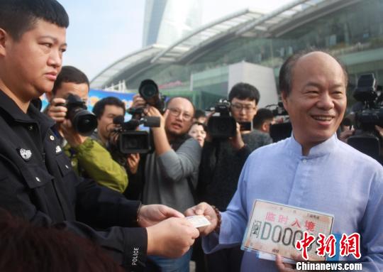 14��������62λ�_(t��i)�����{܇(ch��)�єy10��܇(ch��)�v�ˡ����h(yu��n)֮�ǡ��͝L݆���_(d��)�B�T(m��n)��(gu��)�H�]݆���ģ������_(k��i)ʼ���}���{�����D���_(t��i)��܇(ch��)���ڬF(xi��n)��(ch��ng)�����k���R�r(sh��)�{�պ�܇(ch��)�ơ���ꐐ� �z