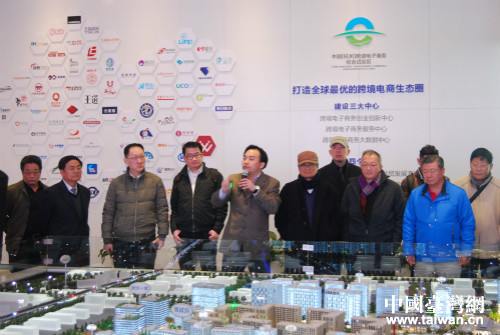 ����F(tu��n)һ�Ќ��ؿ����˿��Q(m��o)С�(zh��n)�Cԇ�^(q��)չʾ����