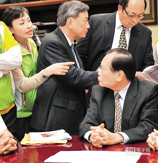 ���T���R������� �@λŮ���Gί��������B(t��i)���ձ�