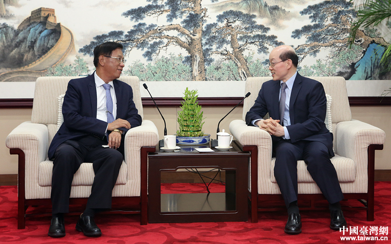 劉結(jié)一會(huì)見(jiàn)臺(tái)灣南投縣長(zhǎng)林明溱 劉結(jié)一會(huì)見(jiàn)臺(tái)灣南投縣長(zhǎng)林明溱