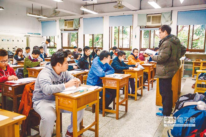 �ġ�7���ϴ�W(xu��)�������W(xu��)���O(sh��)�� ���̮�(d��ng)�������_���W(xu��)�ӵ�ƽӹ֮·