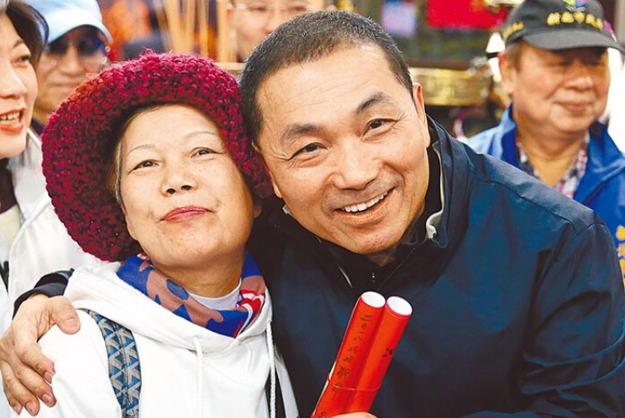 藍營新北最強人選侯友宜終表態(tài) 網(wǎng)友涌入支持綠營焦慮 藍營新北最強人選侯友宜終表態(tài) 網(wǎng)友涌入支持綠營焦慮