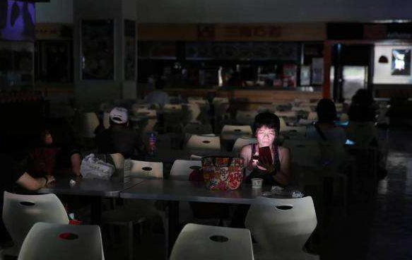 ��Ӣ�Ĉ�(zh��)��2���x���(m��ng)���ˣ��_(t��i)����Դ���߳������߀ʣʲô��