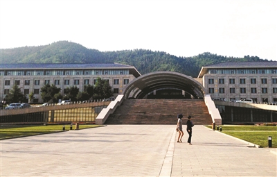 λ�ڲ�ƽʮ����ˮ��(k��)��������ʯ����(hu��)�h���� �zӰ/����(b��o)ӛ�� �S��