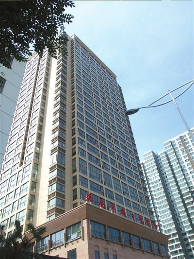 延安“城管大廈”拆掉牌子 延安“城管大廈”拆掉牌子