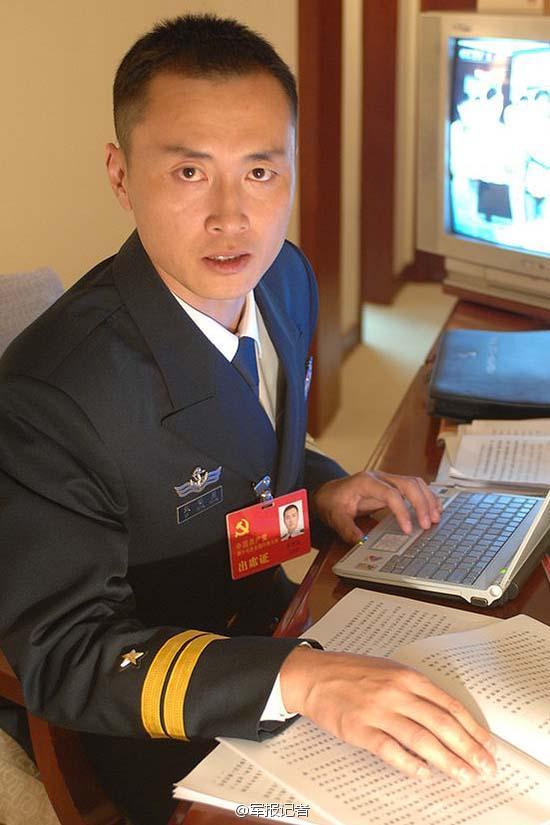 ����܊ί������λ����ĸ��(zh��n)���CӢ��ԇ�w�T��