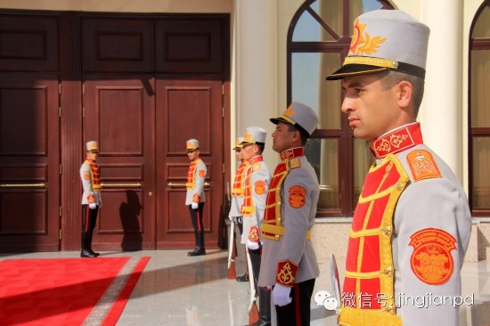 習(xí)大大訪后記 | 千方百計也要把孩子送到中國去讀書 習(xí)大大訪后記 | 千方百計也要把孩子送到中國去讀書