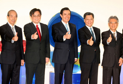 �RӢ�ţ��_(t��i)���ă��Ե�λ�߶�ƽ��