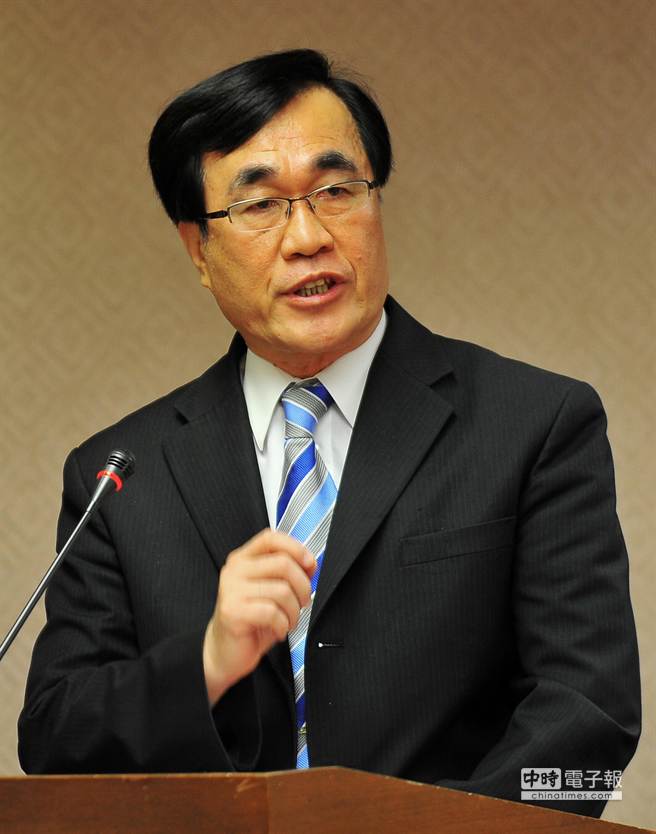 臺灣當局:不放棄境外居留權(quán)的官員應該請辭 臺灣當局:不放棄境外居留權(quán)的官員應該請辭