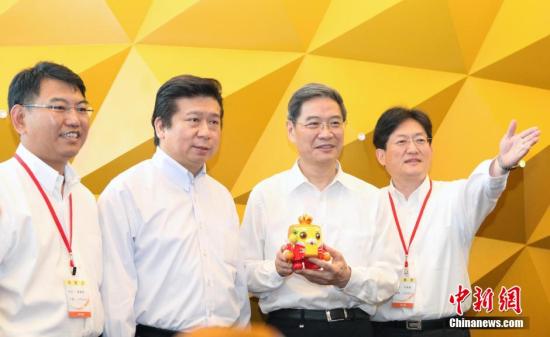 國務(wù)院臺灣事務(wù)辦公室主任張志軍在臺灣新北市與數(shù)十位中小企業(yè)主對話 國務(wù)院臺灣事務(wù)辦公室主任張志軍在臺灣新北市與數(shù)十位中小企業(yè)主對話