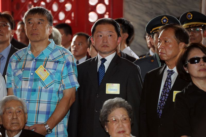 �h(yu��n)��܊�z���ϯ ��