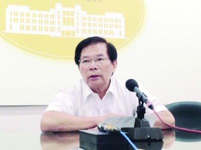 國民黨屏東參選人簡太郎宣示:若當(dāng)選只做一屆(網(wǎng)絡(luò)圖) 國民黨屏東參選人簡太郎宣示:若當(dāng)選只做一屆(網(wǎng)絡(luò)圖)