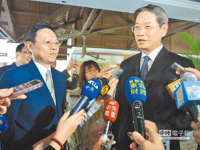 ����2013��10��6������ӡ������������u�e�е�APEC��(hu��)�h�ϣ���(gu��)��(w��)Ժ�_(t��i)�k���Ώ�־܊�c�_(t��i)���ί��(hu��)��ί��������(hu��)��