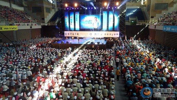 朱立倫新北大選聯(lián)合造勢 超高人氣如蘋果發(fā)表會(圖) 朱立倫新北大選聯(lián)合造勢 超高人氣如蘋果發(fā)表會(圖)