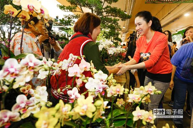 ����ɺ���ң�22�յ����ջ��а�Ʊ����һ����������������������ÿһ���xƱ�����DƬ��Դ���_(t��i)���Еr(sh��)��ӈ�(b��o)��