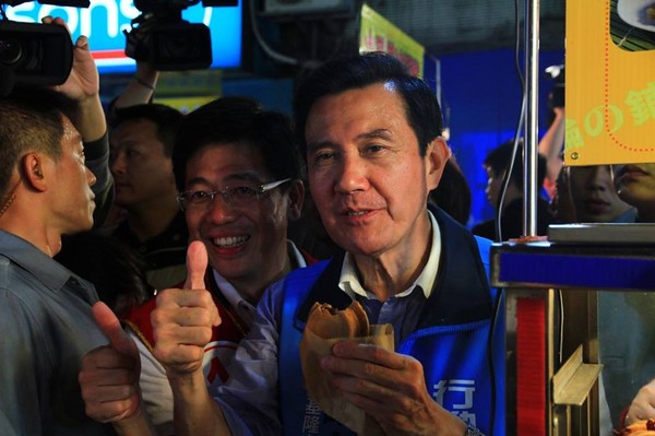 �RӢ���x�_ǰǡ���ֽ�(j��ng)�^�۳Եļt���λ����˺��x�̲�ס��Լt���