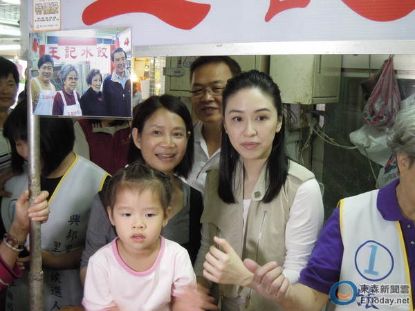 馬家姐妹陪蔡依珊掃街 憶母哽咽:選連才有未來 馬家姐妹陪蔡依珊掃街 憶母哽咽:選連才有未來