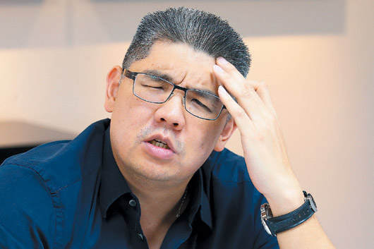 連勝文否認參選國民黨主席其父連戰(zhàn)建議沉潛檢討