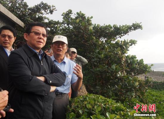 海協(xié)會(huì)會(huì)長(zhǎng)陳德銘赴新竹科學(xué)園區(qū)聽(tīng)簡(jiǎn)報(bào)(圖) 海協(xié)會(huì)會(huì)長(zhǎng)陳德銘赴新竹科學(xué)園區(qū)聽(tīng)簡(jiǎn)報(bào)(圖)