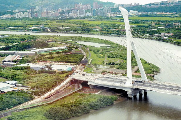 柯文哲喊卡社子島開發(fā)引民憤 踢館抗議稱對柯失望 柯文哲喊卡社子島開發(fā)引民憤 踢館抗議稱對柯失望