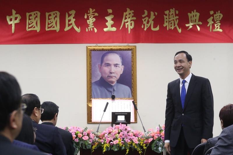 馬英九勉勵(lì)黨員做朱立倫后盾 吳敦義送20字祝福 馬英九勉勵(lì)黨員做朱立倫后盾 吳敦義送20字祝福